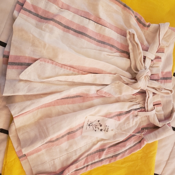 LINEN SHORTS - Picture 1 of 1